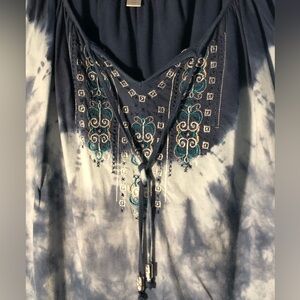 Avenue beautiful tie dye blouse with embroidered pattern in the front size 18/20